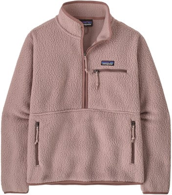 Eine rosafarbene Patagonia Fleecejacke mit halbem Reißverschluss und Taschen. Eine rosafarbene Patagonia Fleecejacke mit halbem Reißverschluss und Taschen.