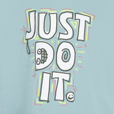 Nike Sportswear Relaxed Graphic T-Shirt