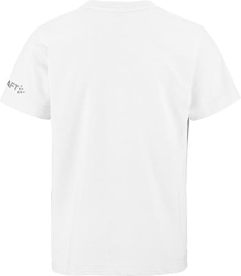 Weißes T-Shirt mit kurzen Ärmeln und dezentem Logo auf dem Ärmel. Weißes T-Shirt mit kurzen Ärmeln und dezentem Logo auf dem Ärmel.