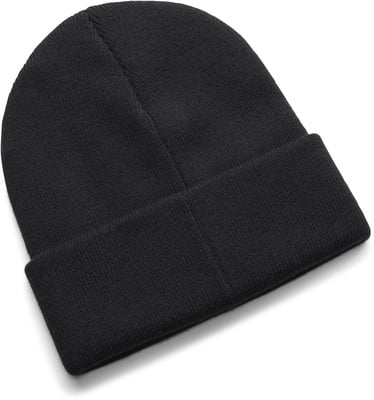 Eine schwarze Strickmütze mit umgeschlagener Krempe. Eine schwarze Strickmütze mit umgeschlagener Krempe.