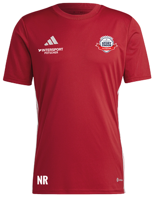 Rotes Adidas-T-Shirt mit Intersport- und Sport Union Lasberg-Logo, mit NR-Aufschrift.