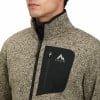 McKinley Herren-Fleecejacke mit schwarzer Brusttasche und Logo.