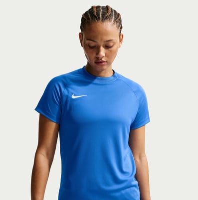 Damen-T-Shirt von Nike in Blau mit weißem Logo, kurzen Ärmeln und Rundhalsausschnitt.