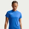 Damen-T-Shirt von Nike in Blau mit weißem Logo, kurzen Ärmeln und Rundhalsausschnitt.
