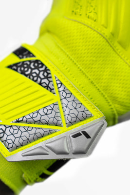 Reusch Attrakt Grip Torwarthandschuhe