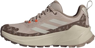 Damens-Trailrunning-Schuh von Adidas in Beige mit Leopardenmuster. Damens-Trailrunning-Schuh von Adidas in Beige mit Leopardenmuster.