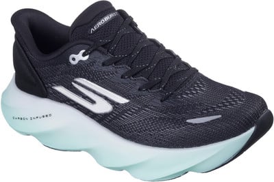 Schwarze Skechers Laufschuhe mit weißem Logo und hellblauem Sohle. Schwarze Skechers Laufschuhe mit weißem Logo und hellblauem Sohle.