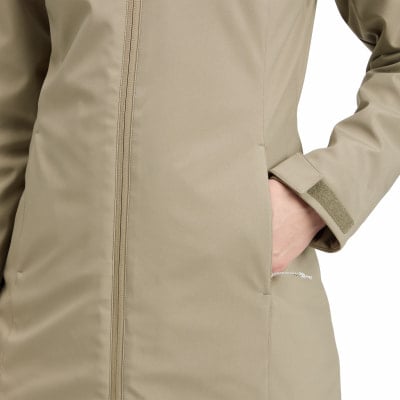 Detail einer Jacke mit Tasche und Reißverschluss. Detail einer Jacke mit Tasche und Reißverschluss.