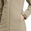 Detail einer Jacke mit Tasche und Reißverschluss.