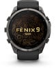 Eine Garmin Fenix 9 Pro Smartwatch mit topografischer Karte auf dem Display.