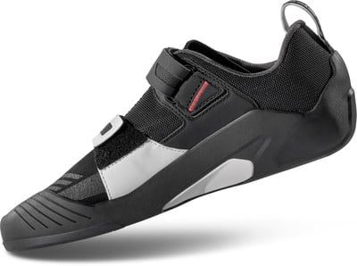Schwarzer Radschuh mit rotem Detail und Klettverschluss. Schwarzer Radschuh mit rotem Detail und Klettverschluss.