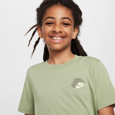 Nike Sportswear Standard Issue T-Shirt