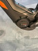 Detail eines Bosch Performance Line CX E-Bike-Motors am Fahrradrahmen.