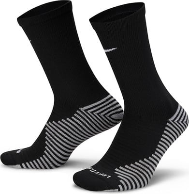 Schwarze Nike-Socken mit weißem Logo und gestreifter Sohle.