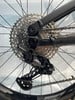 Detail des Mountainbike-Schaltwerks mit Kassette und Kette.