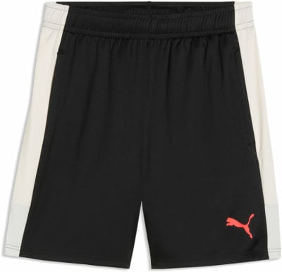 Schwarze Puma Shorts mit weißen Seitenstreifen und rotem Logo.