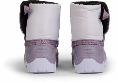 Rückansicht eines Paares lila und weißer Winterstiefel mit Textilmanschette. Rückansicht eines Paares lila und weißer Winterstiefel mit Textilmanschette.