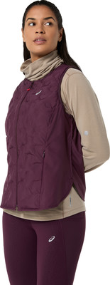 Damen-Steppweste in Weinrot mit Rollkragen und Leggings. Damen-Steppweste in Weinrot mit Rollkragen und Leggings.