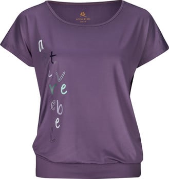 Lila Kurzarmshirt mit dem Aufdruck 'active rebel'.