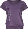 Lila Kurzarmshirt mit dem Aufdruck 'active rebel'.