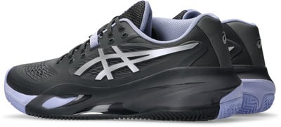 Schwarze ASICS Tennisschuhe mit violetten Details und Markenlogo. Schwarze ASICS Tennisschuhe mit violetten Details und Markenlogo.