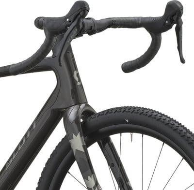 Nahaufnahme eines Scott Gravelbikes mit Lenker und Bremshebeln.