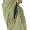Detail einer Jacke mit offenem Reißverschluss und schwarzem Futter
