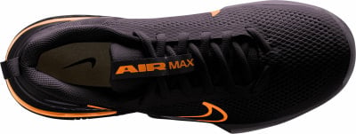 Čierna teniska Nike Air Max s oranžovými detailmi a logom Nike. Čierna teniska Nike Air Max s oranžovými detailmi a logom Nike.
