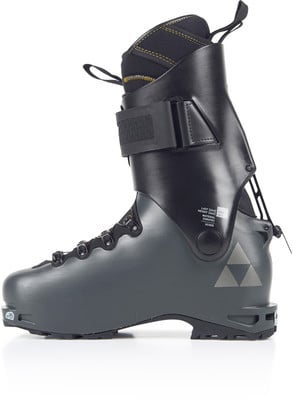 Ein grauer Fischer-Skischuh mit schwarzem Oberteil und gelben Nähten. Ein grauer Fischer-Skischuh mit schwarzem Oberteil und gelben Nähten.