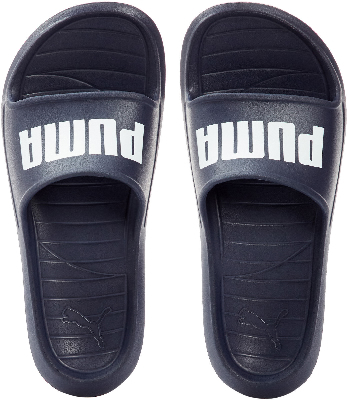 Dunkelblaue Puma-Slipper mit weißem Logo und Puma-Katze. Dunkelblaue Puma-Slipper mit weißem Logo und Puma-Katze.