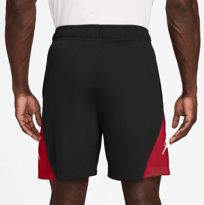 Herren-Shorts von Jordan in Schwarz mit roten Streifen und Logo. Herren-Shorts von Jordan in Schwarz mit roten Streifen und Logo.