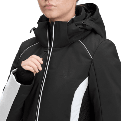 Schwarze Damenjacke mit weißen Streifen und Kapuze, Reißverschlussdetail. Schwarze Damenjacke mit weißen Streifen und Kapuze, Reißverschlussdetail.