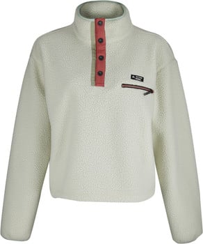 Cremefarbener Fleece-Pullover mit rosa Druckknöpfen und Tasche.