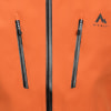 Orange Jacke mit schwarzem Reißverschluss und zwei Reißverschlusstaschen.