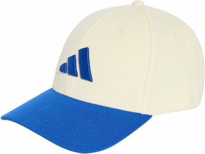 Weiße Kappe mit blauem Schirm und Adidas-Logo.