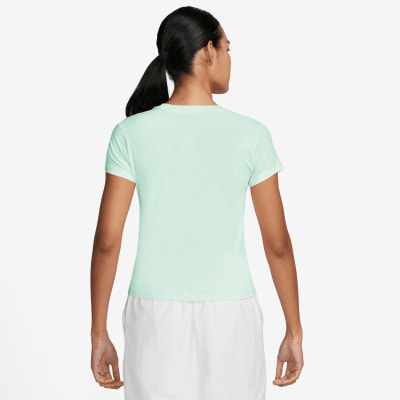Nike Chill Knit T-Shirt Nike Chill Knit T-Shirt