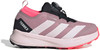Damen-Laufschuh von Adidas Terrex in Rosa mit Climaproof-Technologie.