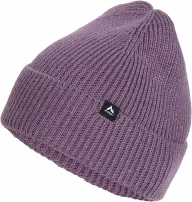 Eine lila Strickmütze von McKinley mit Markenlogo. Eine lila Strickmütze von McKinley mit Markenlogo.
