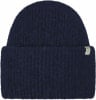 Eine dunkelblaue Strickmütze mit einem dezenten Barts-Logo.