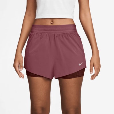 Nike Damen-Laufshorts in Dunkelrosa mit integrierten Shorts.