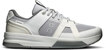 Grauer Tennisschuh mit weißen Akzenten und ON-Logo.