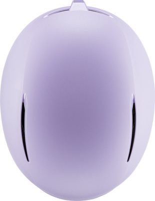 Lila Helm mit aerodynamischer Form und Belüftungsöffnungen. Lila Helm mit aerodynamischer Form und Belüftungsöffnungen.