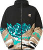 Schwarze Fleecejacke mit Bergmuster und Logo auf der Brust.