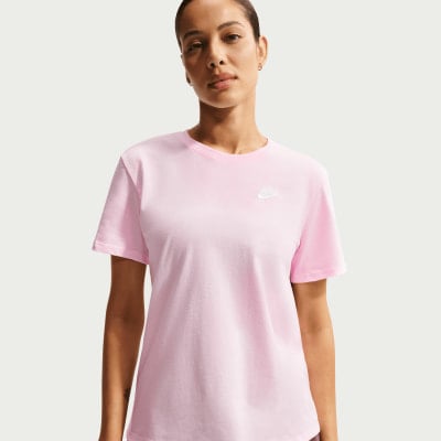 Nike Club Essentials T-Shirt