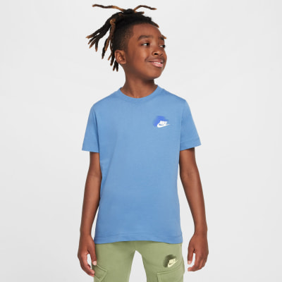 Nike Sportswear Standard Issue T-Shirt