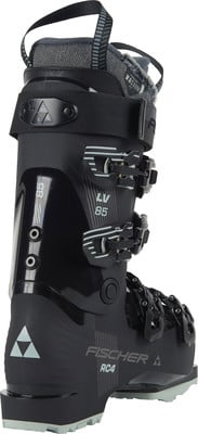 Schwarzer Fischer RC4 Skischuh mit Schnallen und Fischer-Logo. Schwarzer Fischer RC4 Skischuh mit Schnallen und Fischer-Logo.