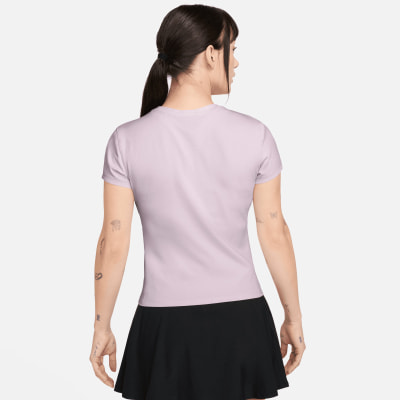 Damen-T-Shirt mit kurzen Ärmeln in Pastellfarbe, Rückansicht. Damen-T-Shirt mit kurzen Ärmeln in Pastellfarbe, Rückansicht.