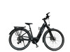 Ein schwarzes KTM E-Bike mit Gepäckträger und Schutzblechen steht auf weißem Grund.