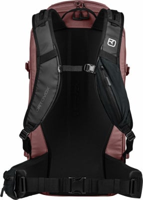 Rückseite eines Rucksacks mit gepolsterten Schultergurten und Hüftgurt.