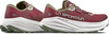 Zwei rote und grüne La Sportiva Prodigio Max Laufschuhe mit weißer Sohle.